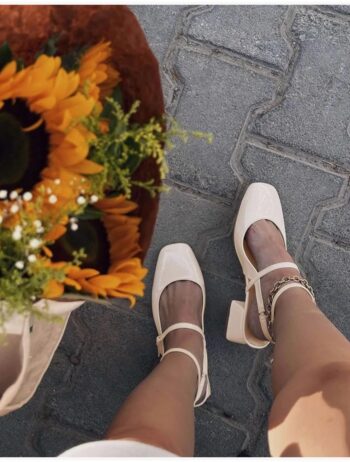 Coutgo Womens Mary Jane Chunky Low Heels Closed Square Toe Ankle Strap Pumps Wedding Party Dress Shoes