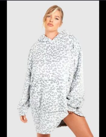 Flees oversized blanket hoodie