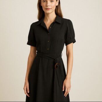 Short sleeve dress with detail on the