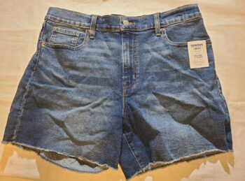 DENIZEN from Levi's Women's HighRise 5" Jean Shorts - Belle Beach